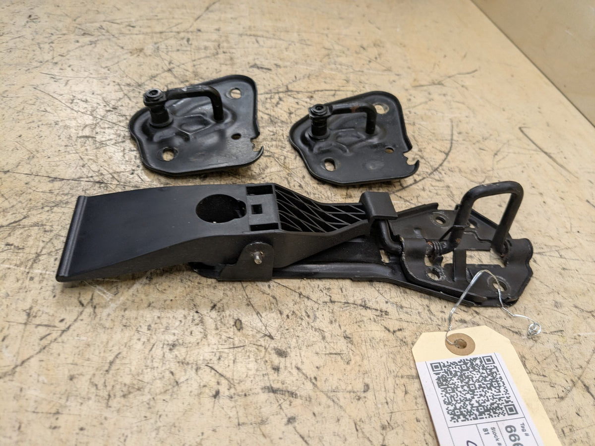 2012-2018 Audi A6 C7 Hood Bonnet Safety Lock Latches SET 4G0823186 OEM