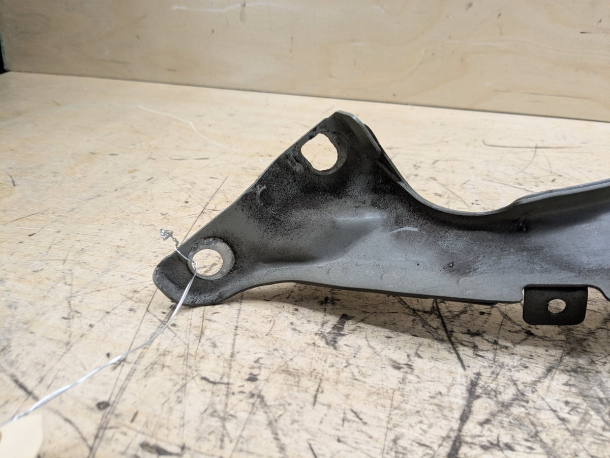 2012-2018 Audi A6 C7 Front Right Passenger Fender Brackets SET 4G0805816 OEM