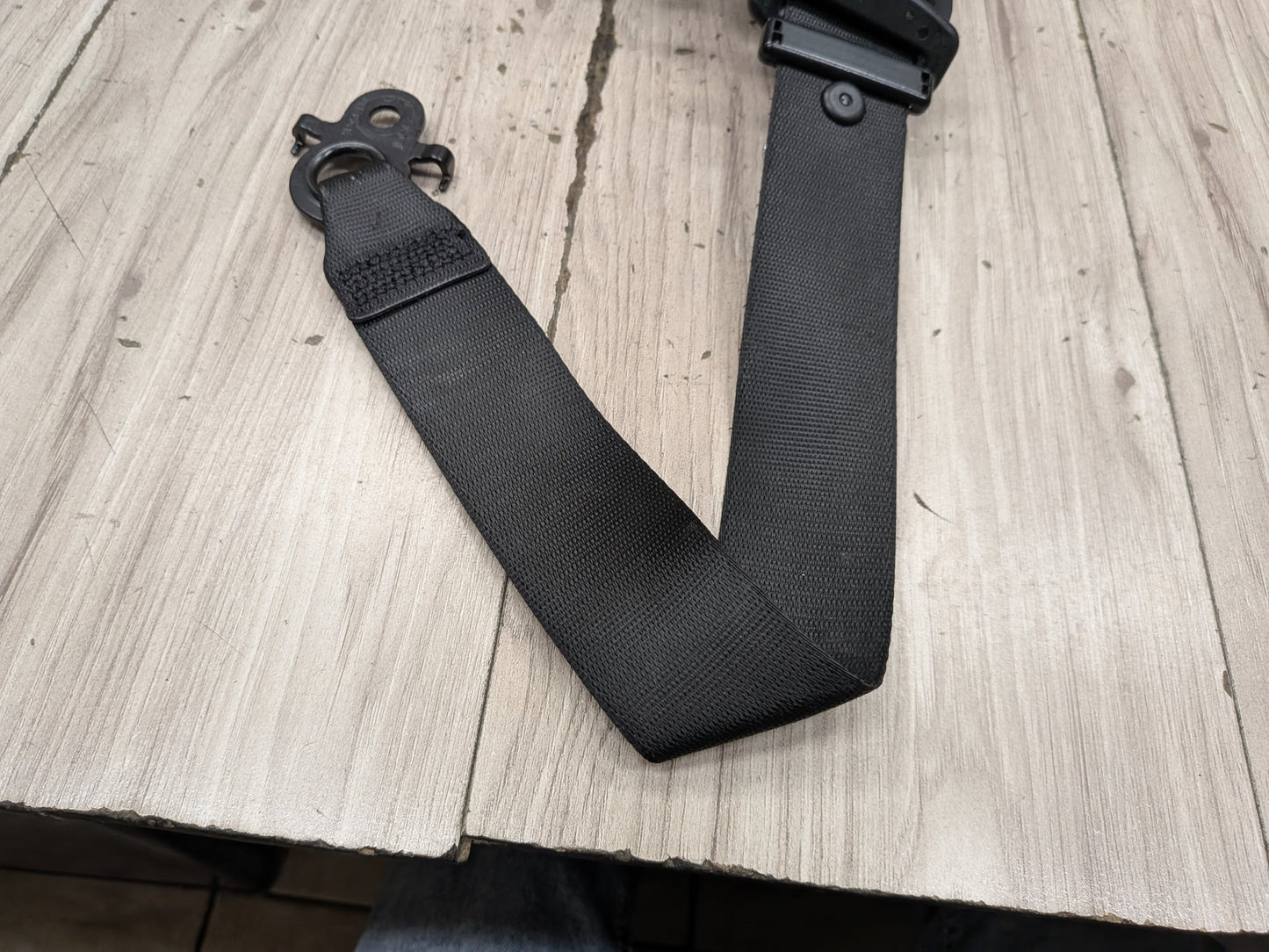 OEM BMW G11 G12 740 750 M760 Front Right Passenger Seat Belt Retractor Black
