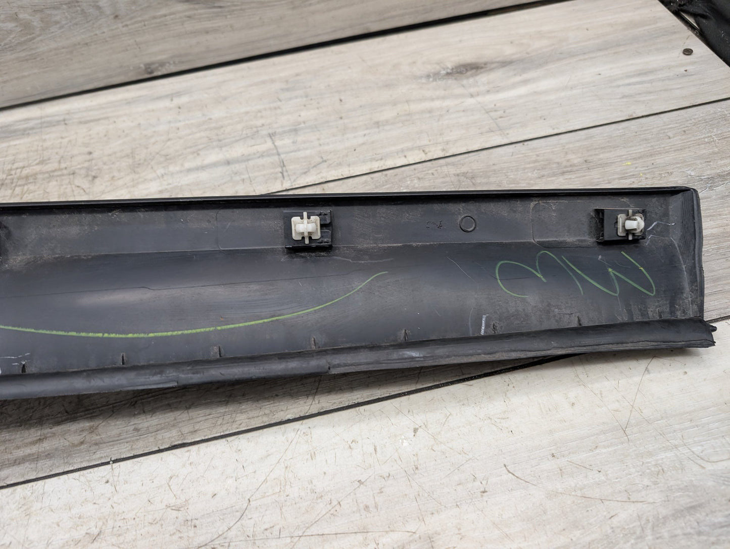 2011 - 2017 BMW X3 F25 Front Left Driver Exterior Door Trim Molding 7205779 N20B20A