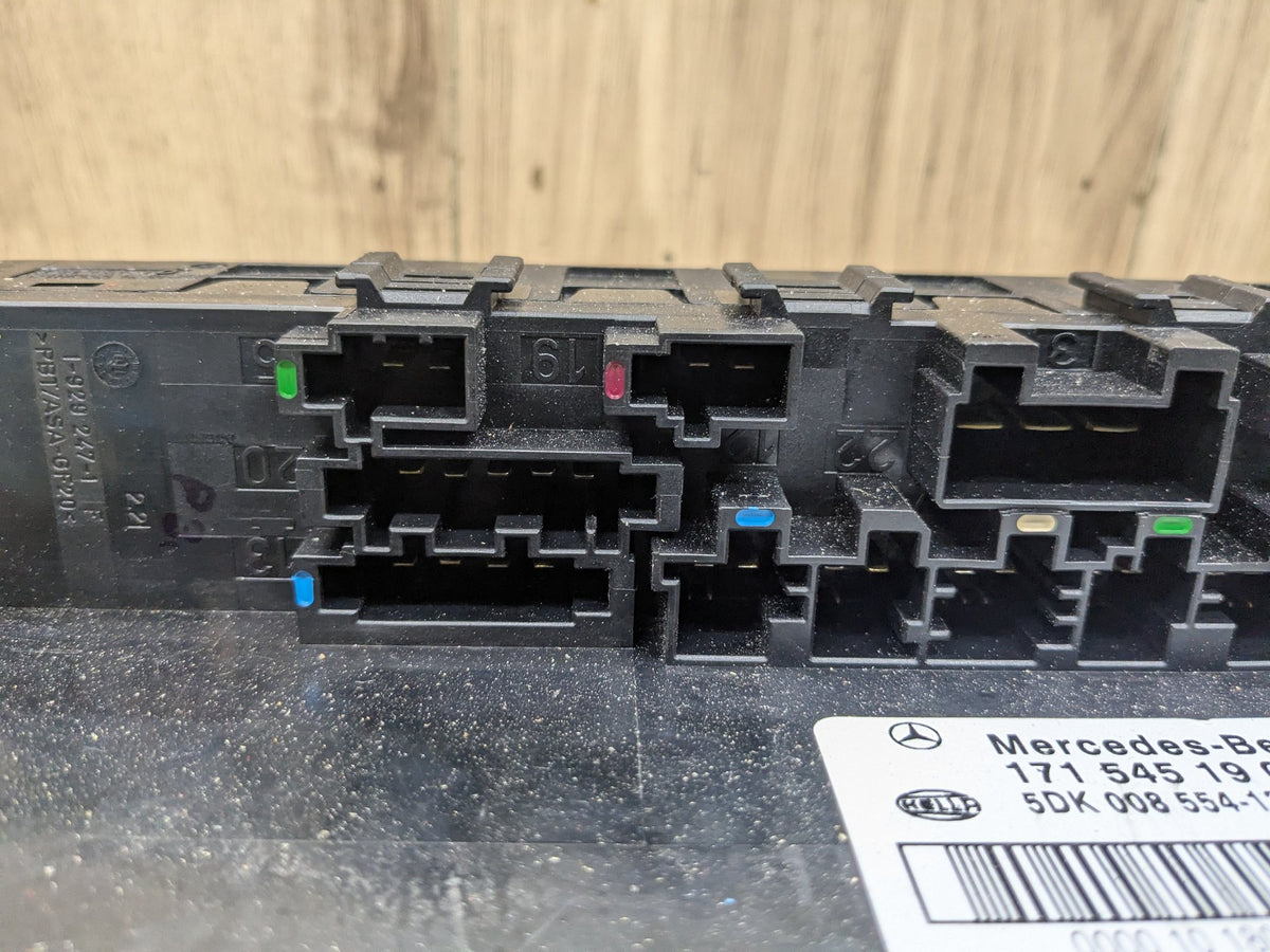 2009-2011 Mercedes-Benz SLK-Class R171 Rear Power Distribution Fuse Box OEM