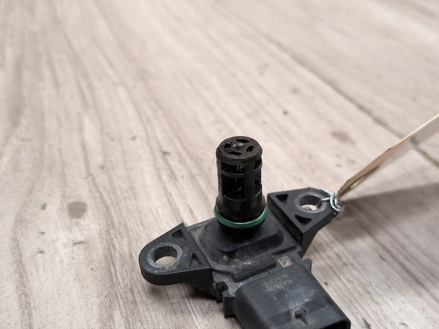 2013 - 2019 BMW 750i F01 Manifold Absolute Pressure (MAP) Sensor 7599042 N63B44O1