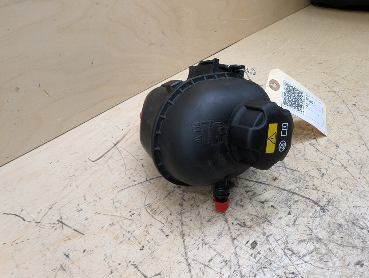 2019-2026 BMW X5 G05 Coolant Expansion Tank Reservoir 8610661 OEM