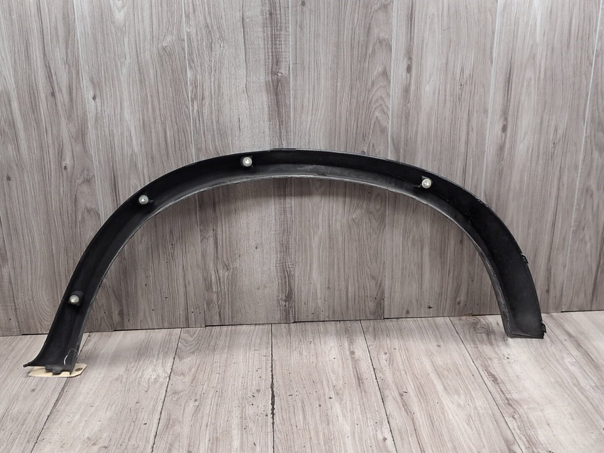 2007-2013 BMW X5 E70 Front Right Passenger Fender Flare Arch Trim Molding 7163560