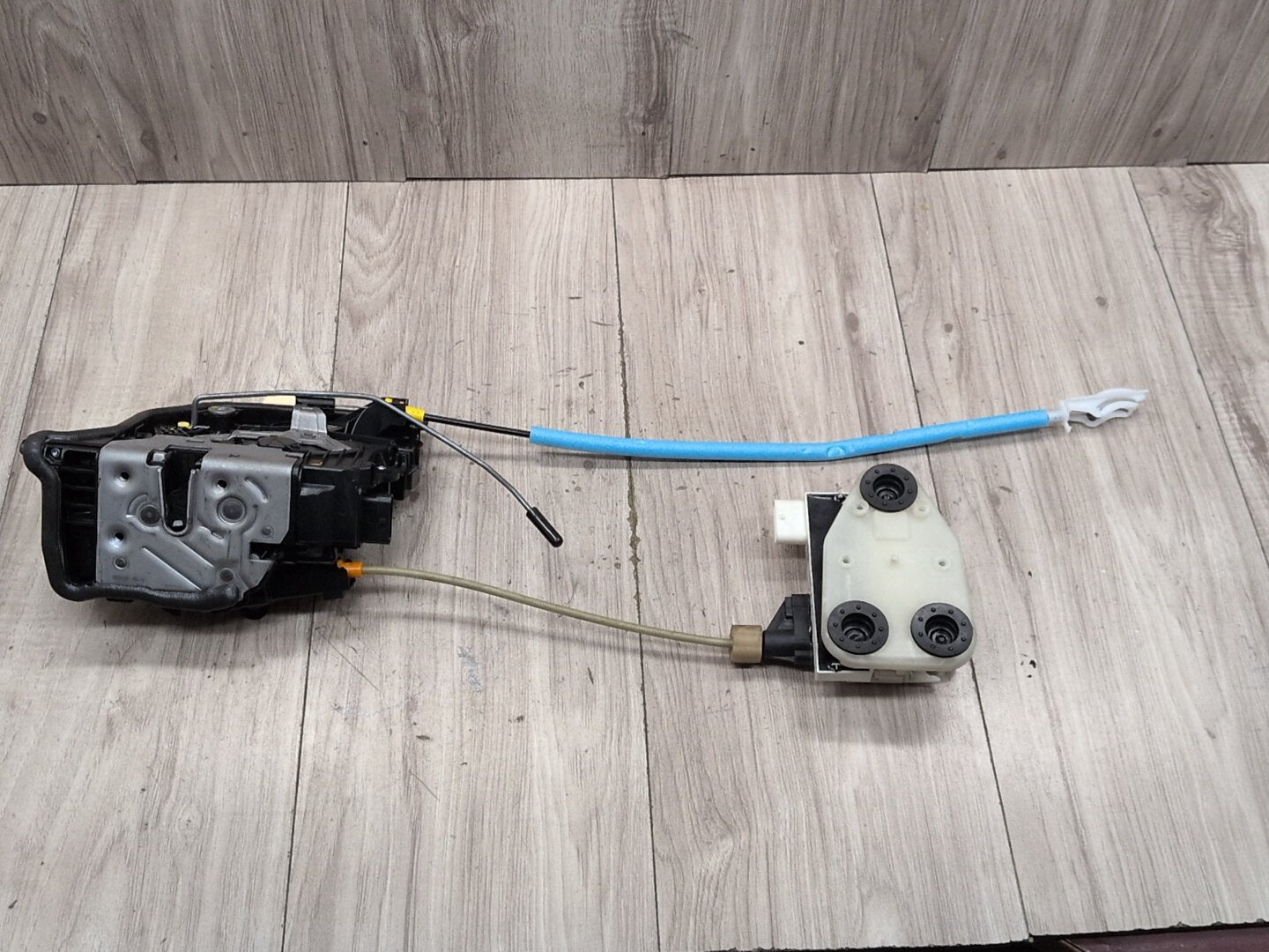 2014 - 2018 BMW X5 F85 Rear Left Driver Door Latch Lock Actuator w/ Soft Close 7419841 S63B44T2
