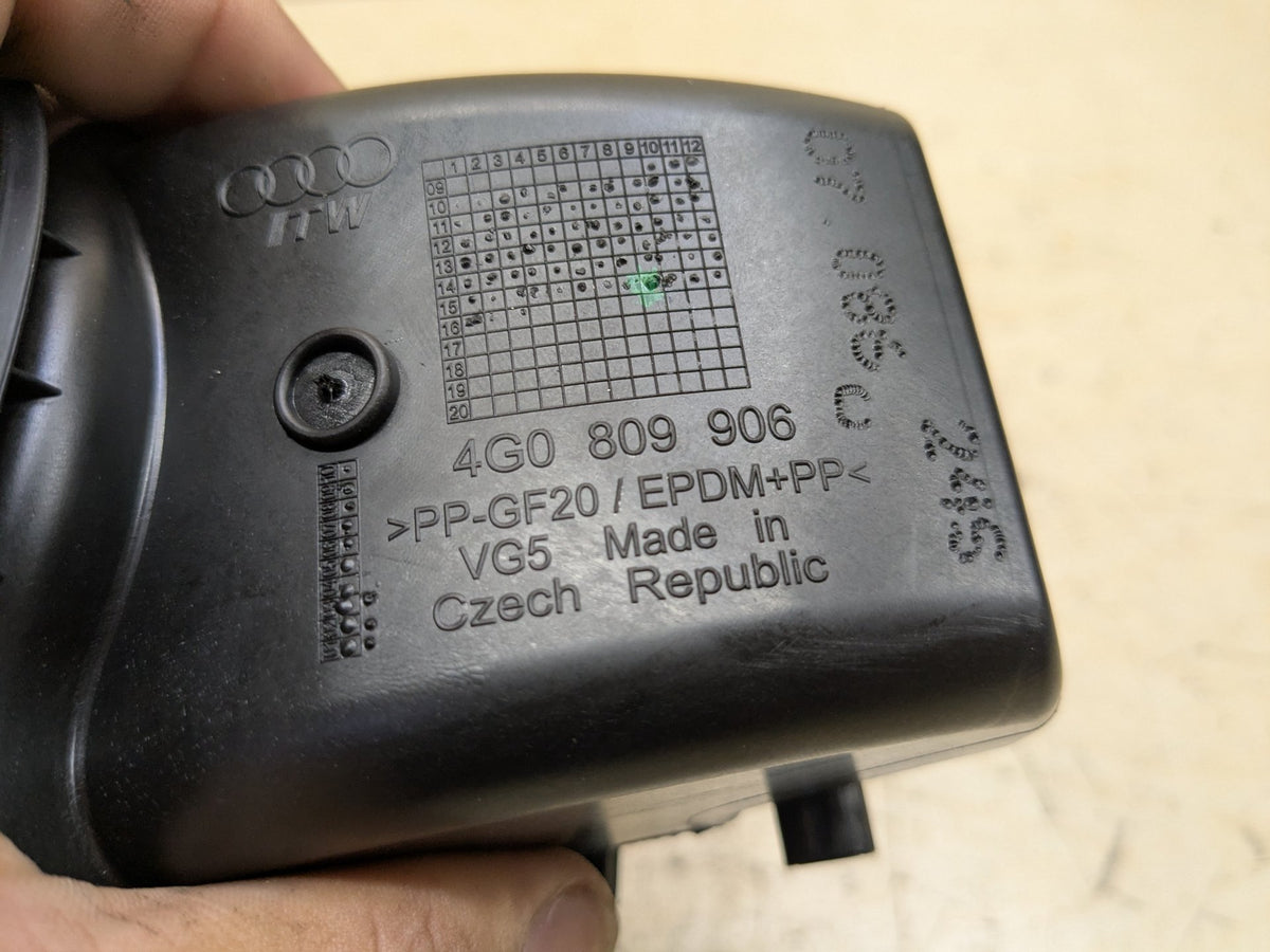 2012-2018 Audi A6 C7 Gas Cover Assembly 4G0809906 OEM