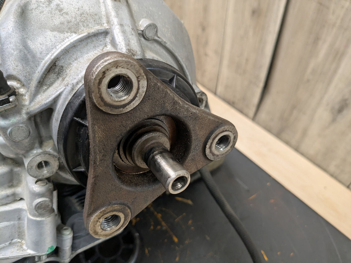 2014-2018 BMW X5 F15 N63B44O1 Transmission Transfer Case 174376k 8643152