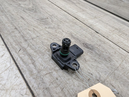 2014 - 2018 BMW X5 F15 Manifold Absolute Pressure (MAP) Sensor 7599042 N63B44O1