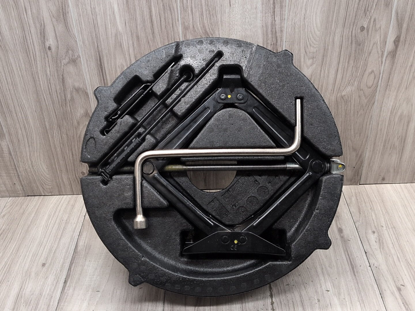2019-2026 BMW X5 G05 Emergency Spare Wheel Rim Tire Tool Kit SET 6877210