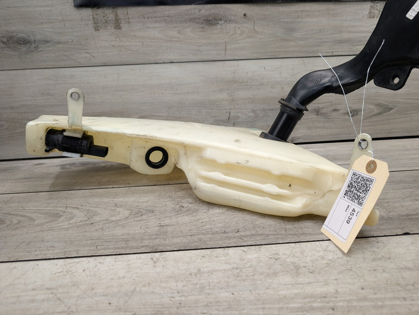 2008 - 2017 Audi S5 8T Windshield Reservoir Tank Assembly 8T1955463B