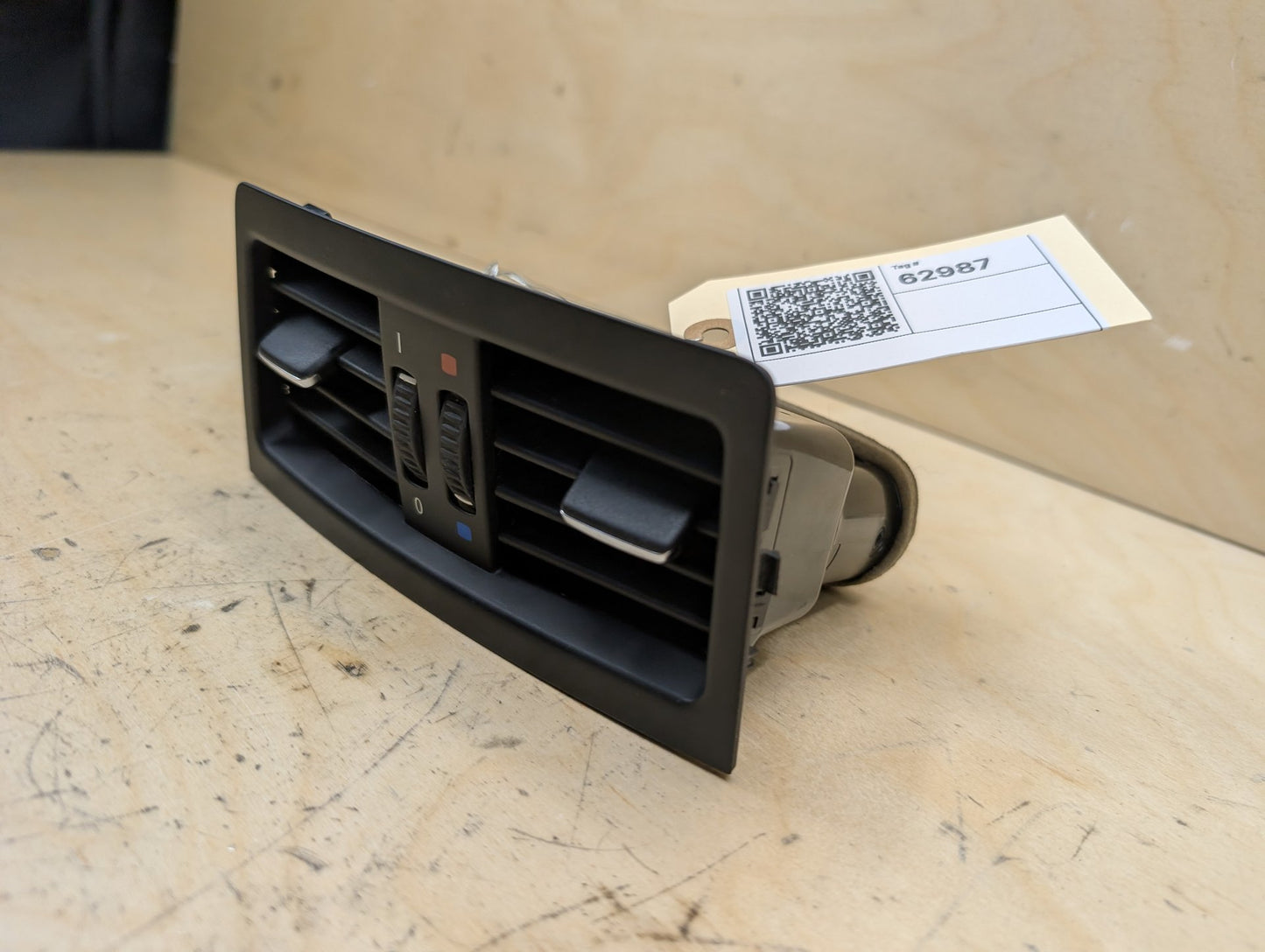 2006-2011 BMW 328i E90 Rear Center Console Air Vent Grille 7129556