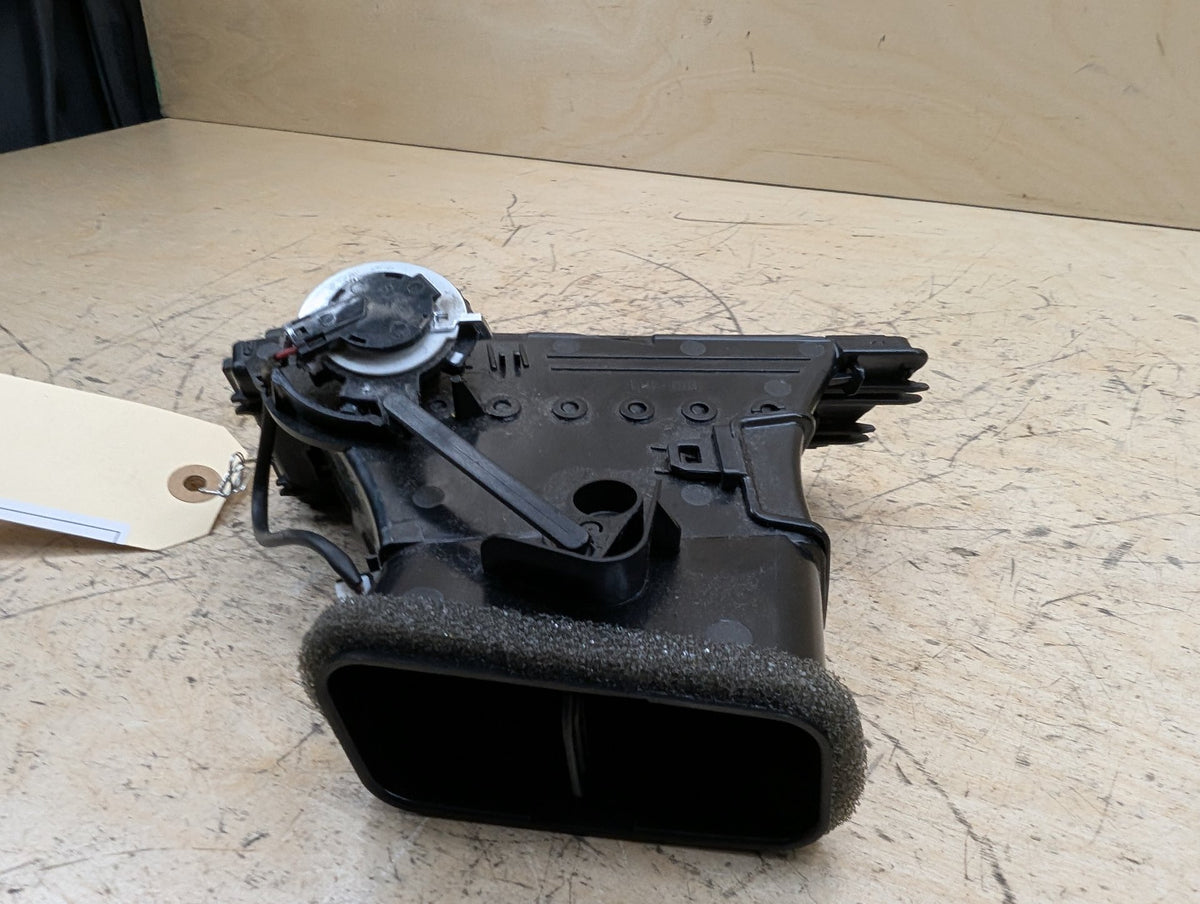 OEM BMW F95 F96 G05 G06 G07 X5 X7 PRE-LCI Right Passenger Fresh Air AC Vent