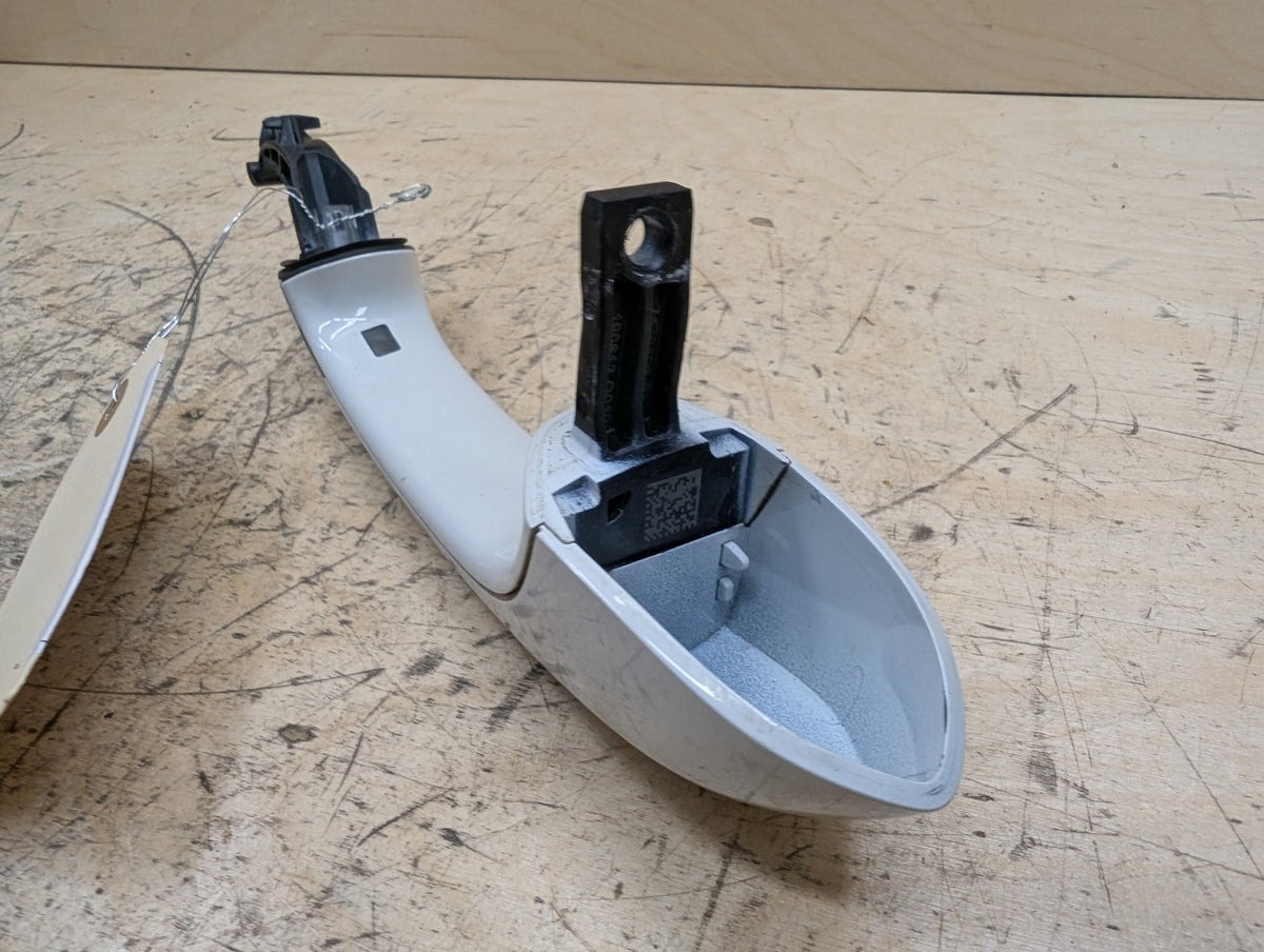 2019-2026 BMW 330i G20 Front or Rear Right Passenger Exterior Door Handle 9491458 OEM