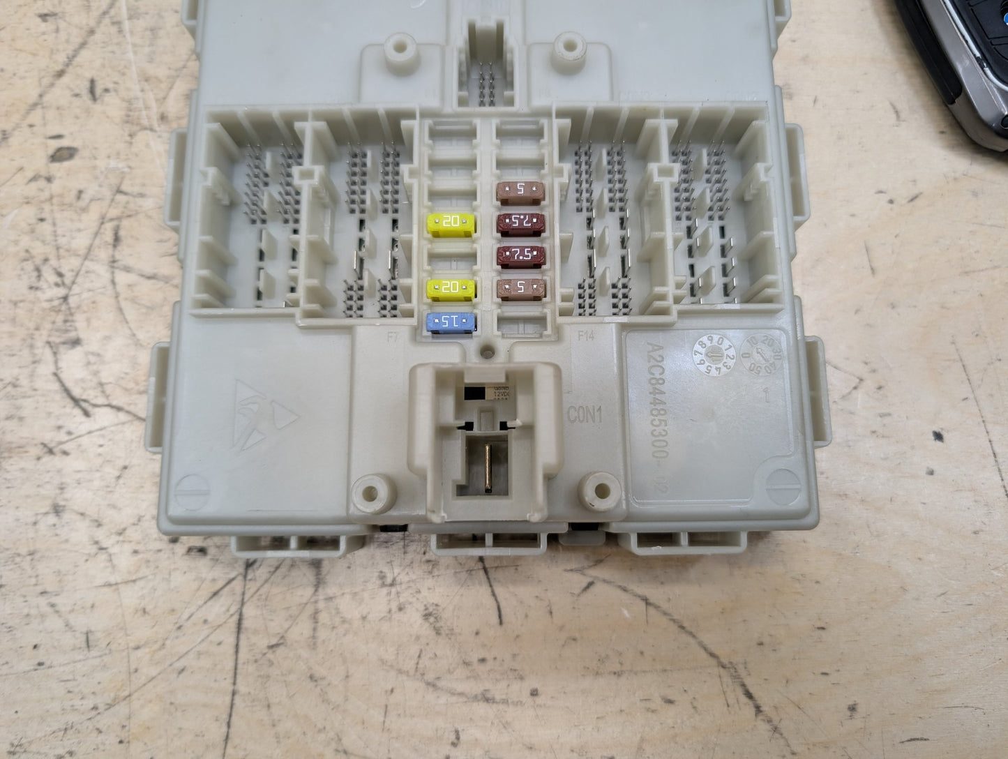 2018-2024 BMW X3 G01 Bdc Body Domain Fem Control Module w/ Key 8715809