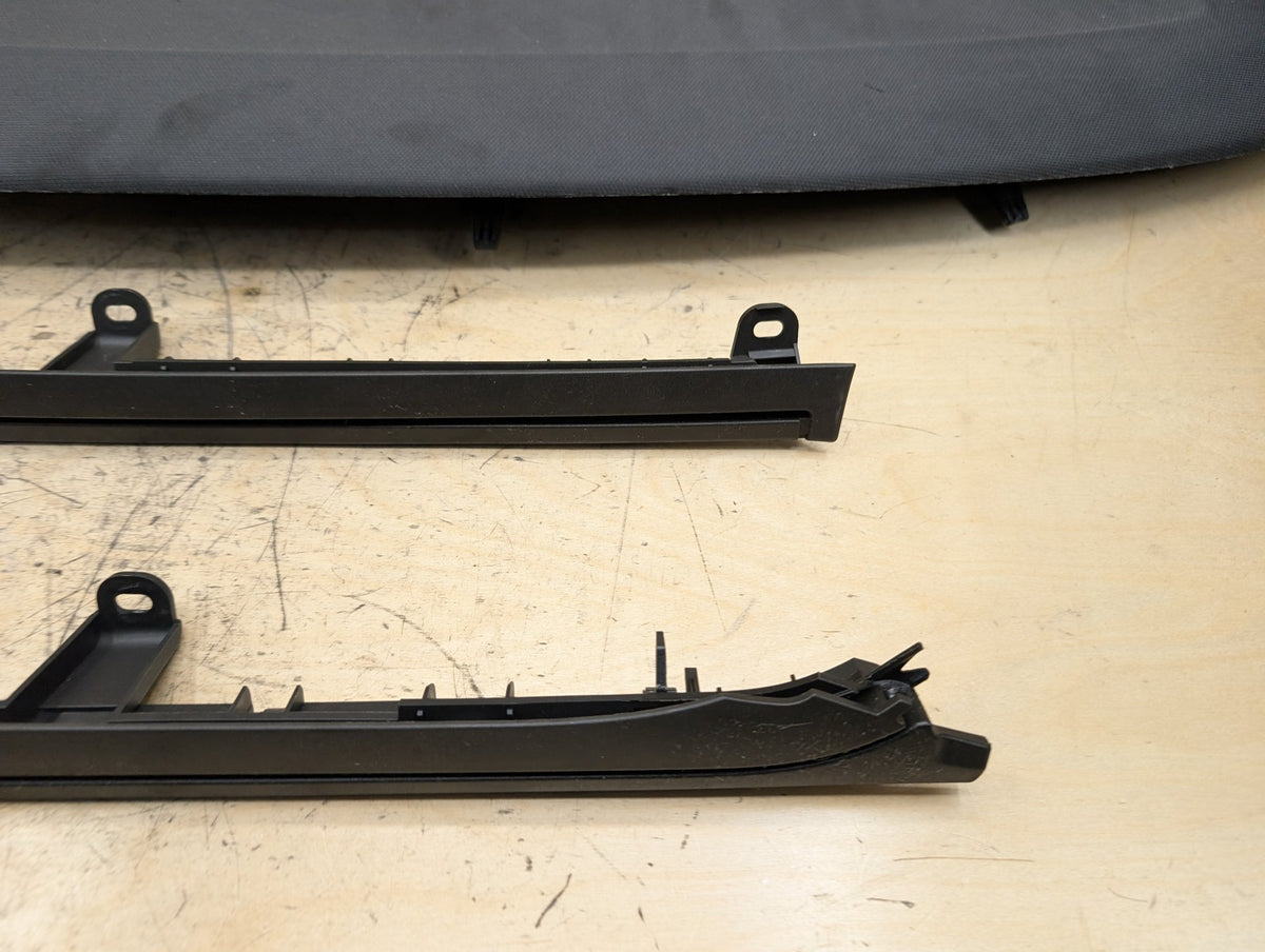 11-17 Audi RS5 8T Rear Center Electric Window Glass Roller Sunshade Blind