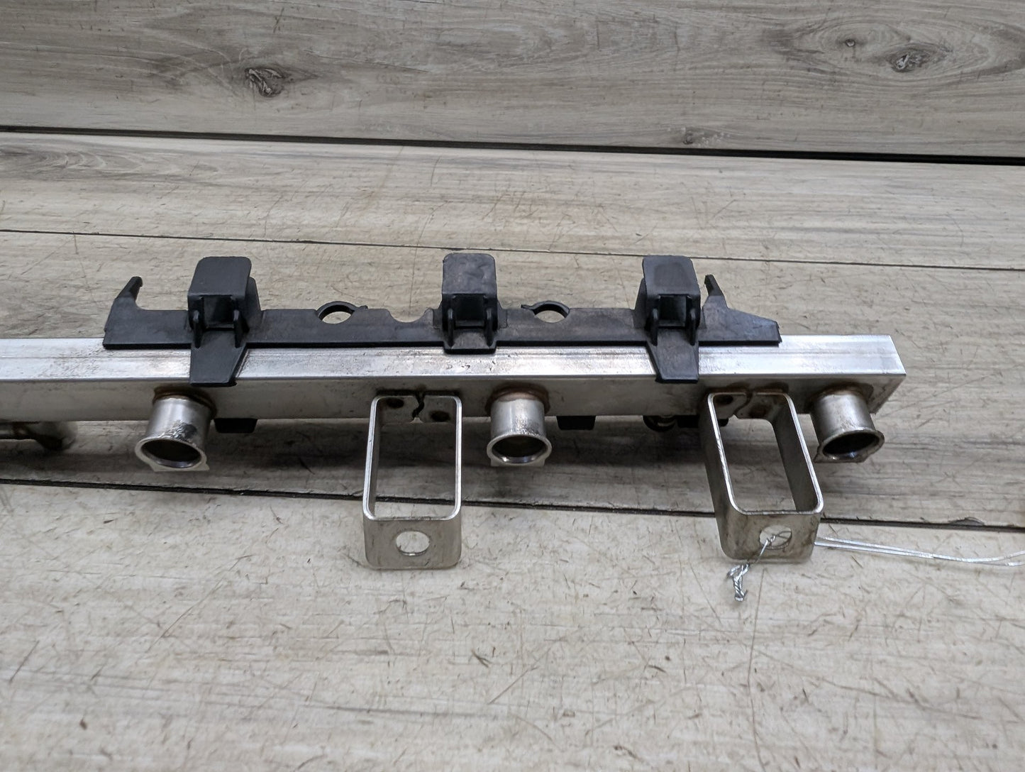 2007-2013 BMW E93 328i N52B30M1 Engine Motor Fuel Injector Rail Line 7551498