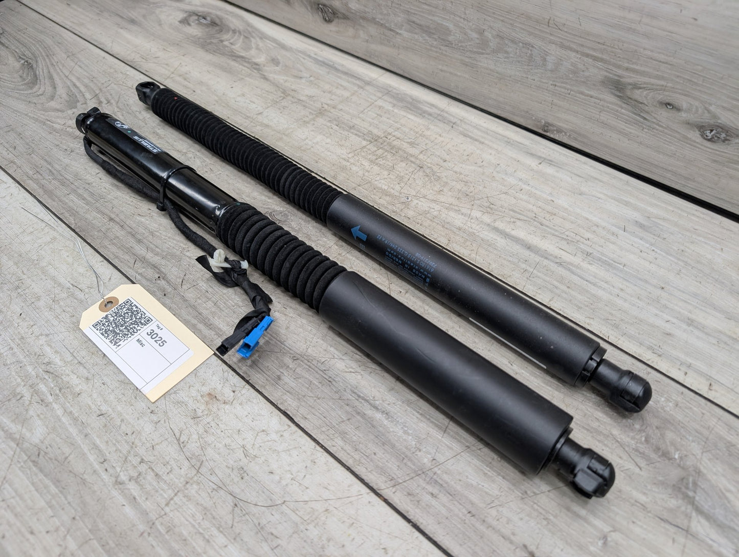 18-24 OEM BMW G01 F97 X3 X3M Rear Left Right Liftgate Shock Strut Lift Supports