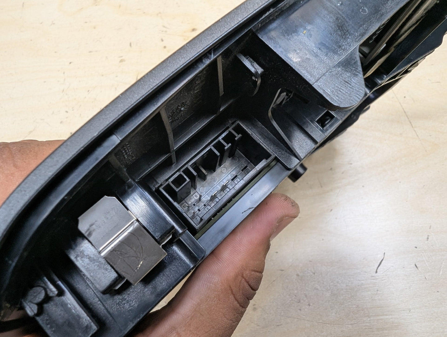 OEM BMW F22 F30 F32 F36 F80 F82 Headliner Roof Console Dome Light SOS Switch