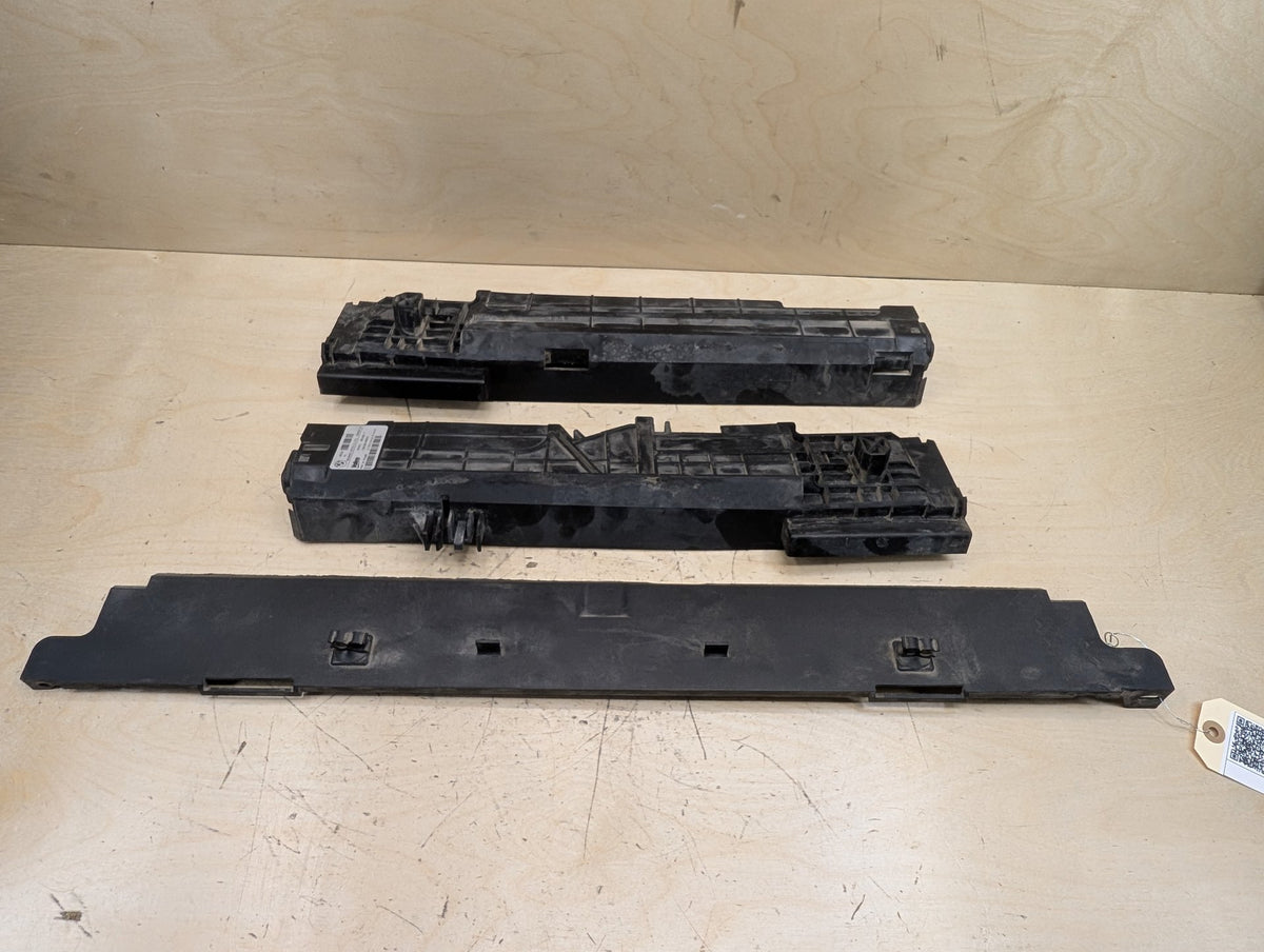 2012-2018 BMW 320i F30 Cooling Radiator Brackets SET 7600904 OEM