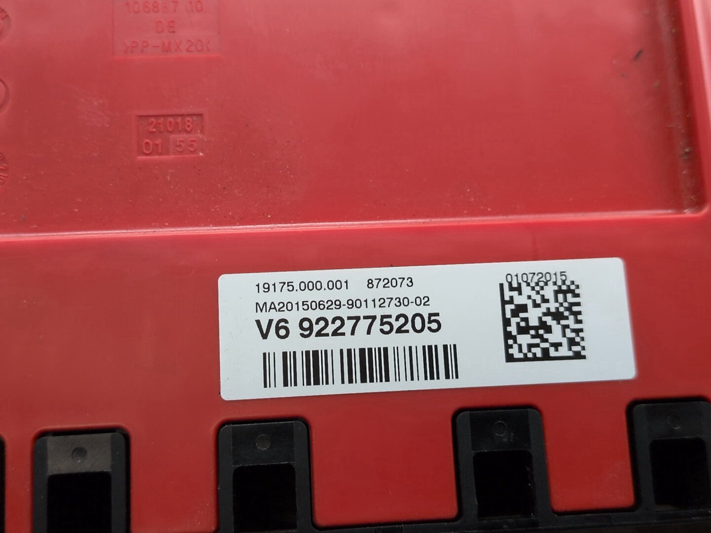 OEM BMW F22 F30 F32 F36 F80 F82 Positive Battery Distributor B+ Power Fuse Box