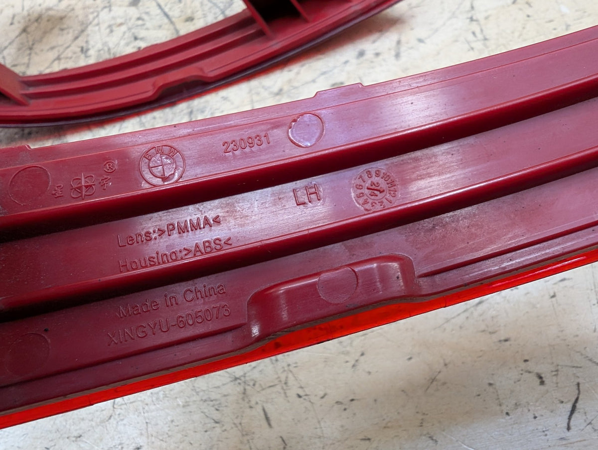 2019-2026 BMW X5 G05 Rear Left Right Bumper Reflectors SET 7463974 OEM