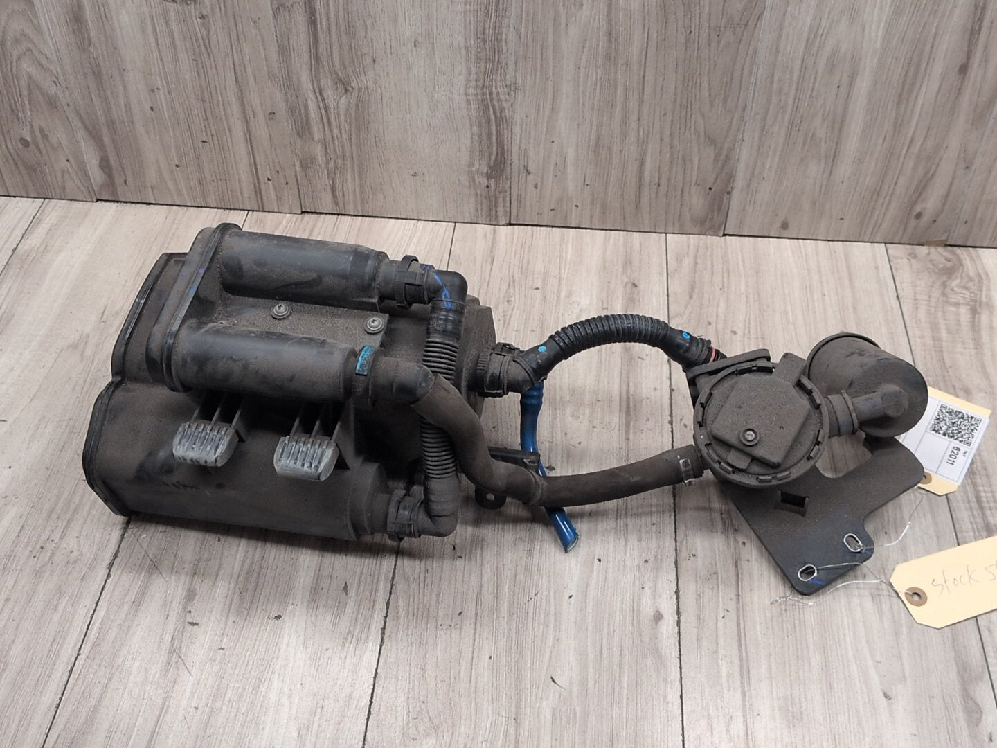 2011-2016 BMW X3 F25 Fuel Vapor Charcoal Canister 7318338