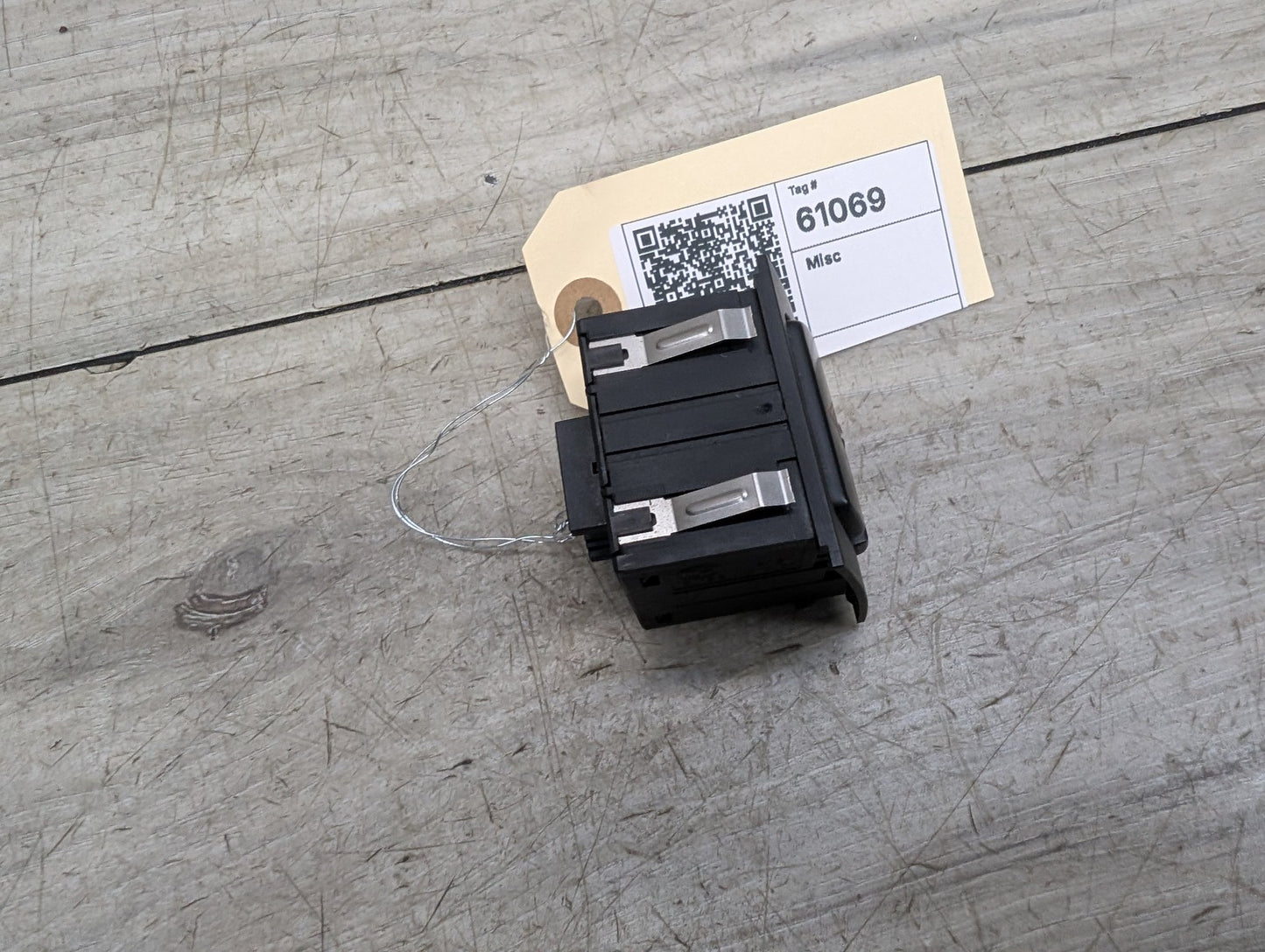 04-13 OEM BMW E90 E92 E93 Center Door Lock Hazard Warning Flasher Control Switch
