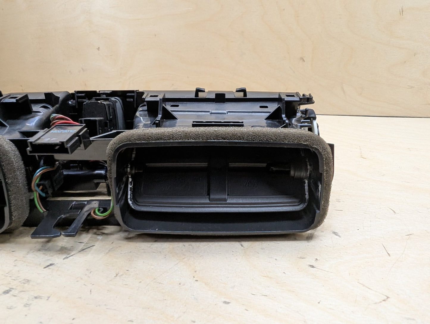OEM BMW F30 F32 F33 F36 F80 F82 F83 M3 M4 Front Dash Central AC Air Vent Grille