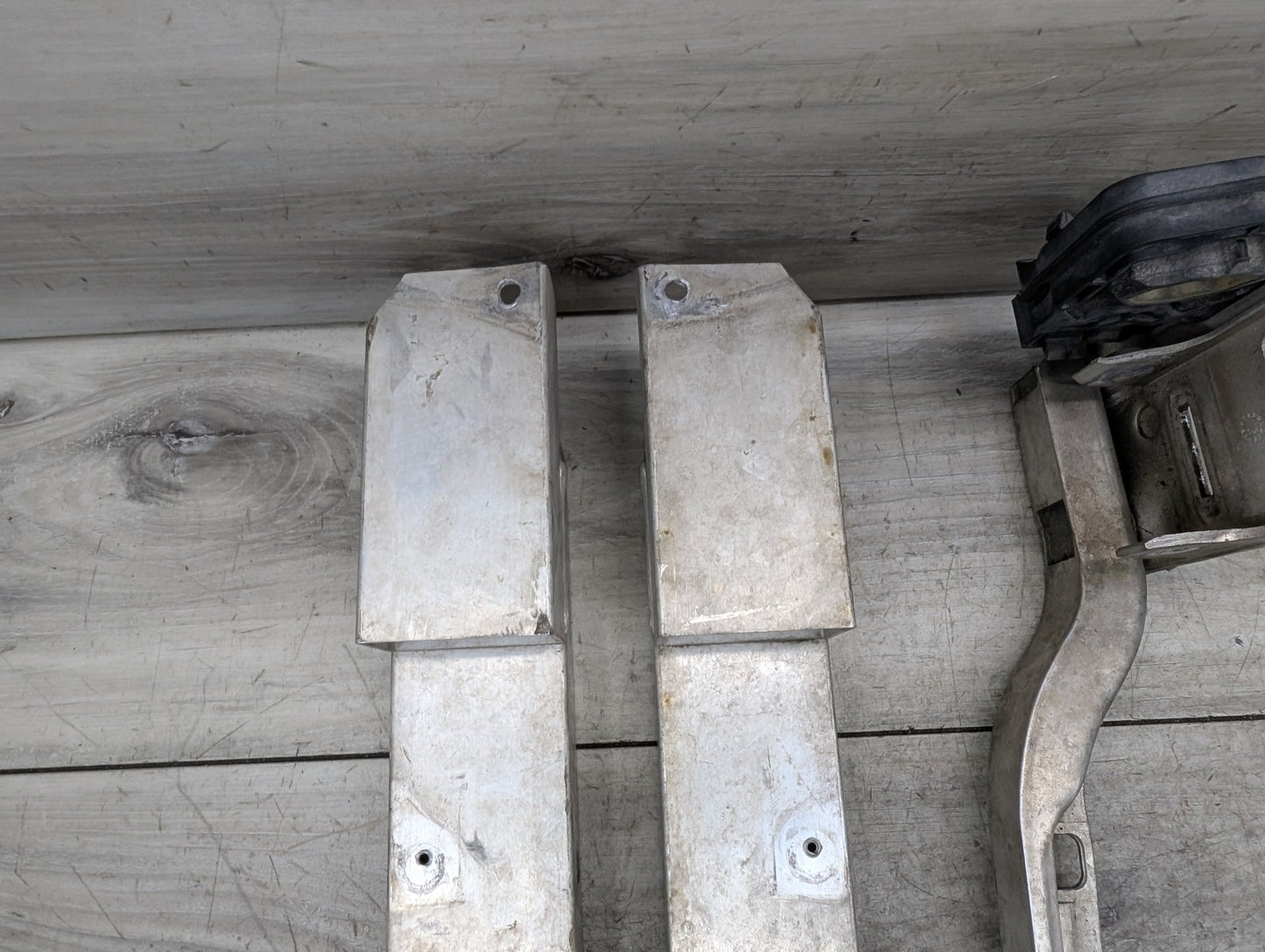 10-15 OEM BMW F01 F02 750 Front Left Right Side Support Reinforcement Bracket