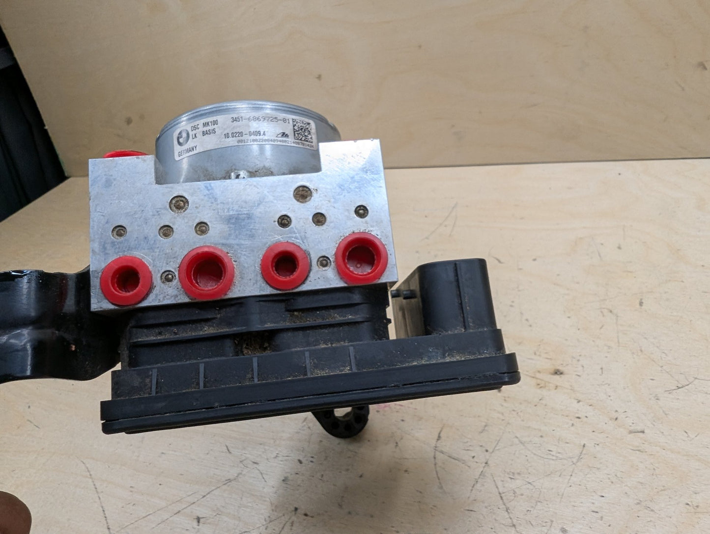 2012-2018 BMW 328i F30 ABS Pump Module 6869726