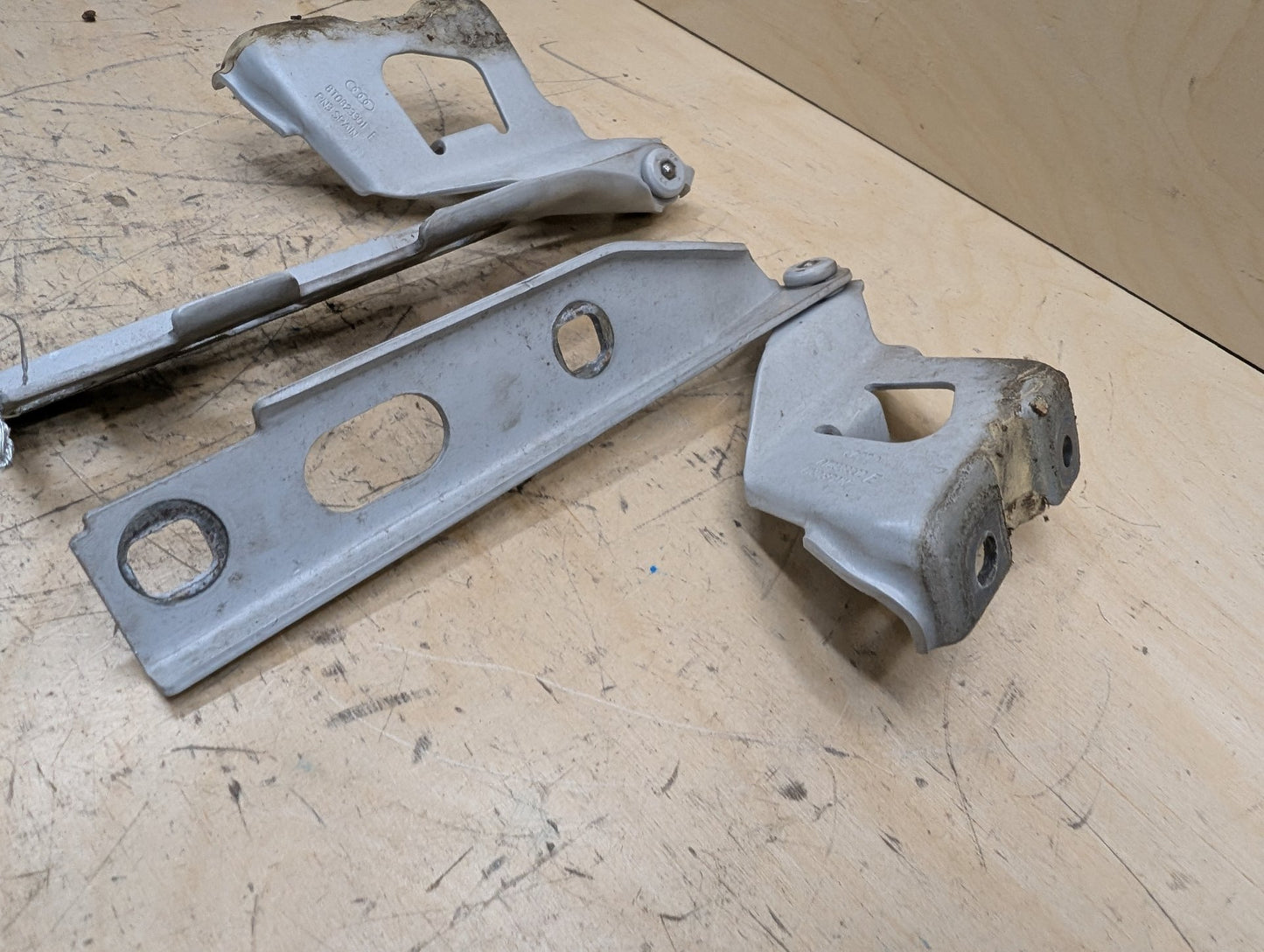 2011-2017 Audi RS5 8T Hood Bonnet Hinges SET 8T0823301E OEM