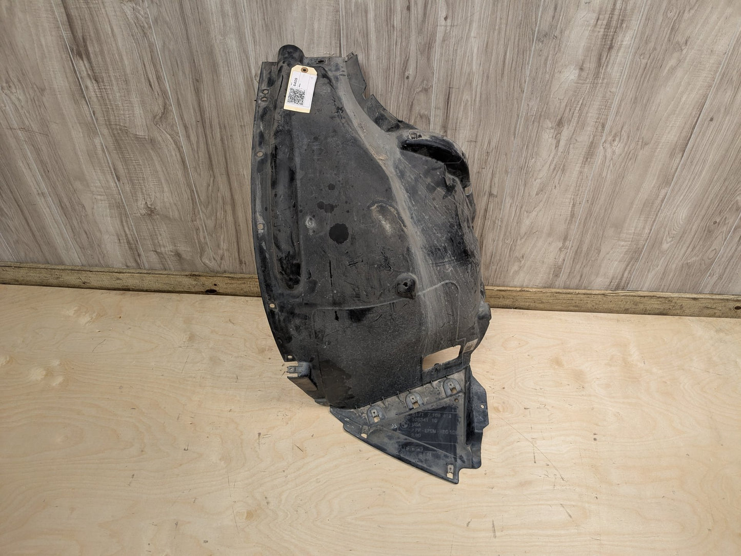 2007-2013 BMW X5 E70 Front Right Passenger Wheel Fender Liner Splash Guard 7169412