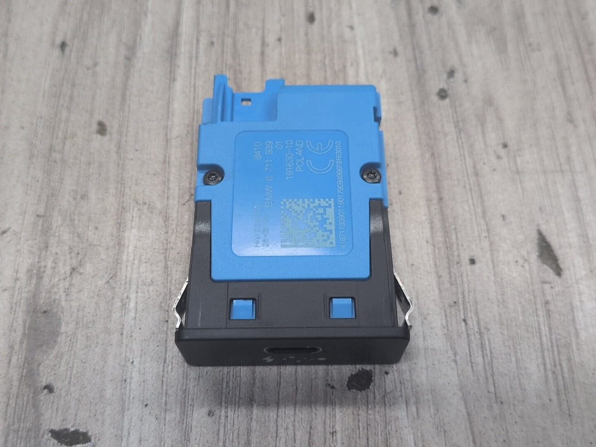 OEM BMW F44 F48 F97 G01 G05 G12 G20 G30 G80 USB C Charger Port Socket