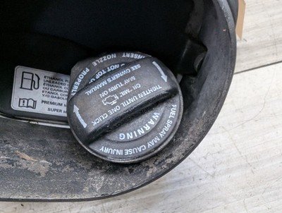2009-2017 Audi Q5 8R Fuel Gas Tank Filler Cap 8R0809999B OEM