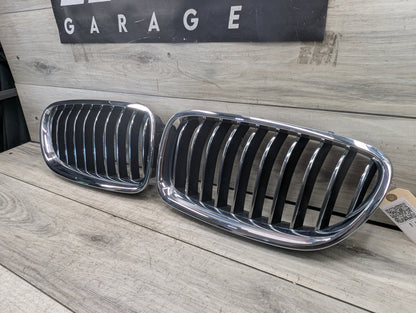 2011 - 2016 BMW 528i F10 Front Left Right Upper Bumper Cover Kidney Grilles SET 7412324 N20B20O0