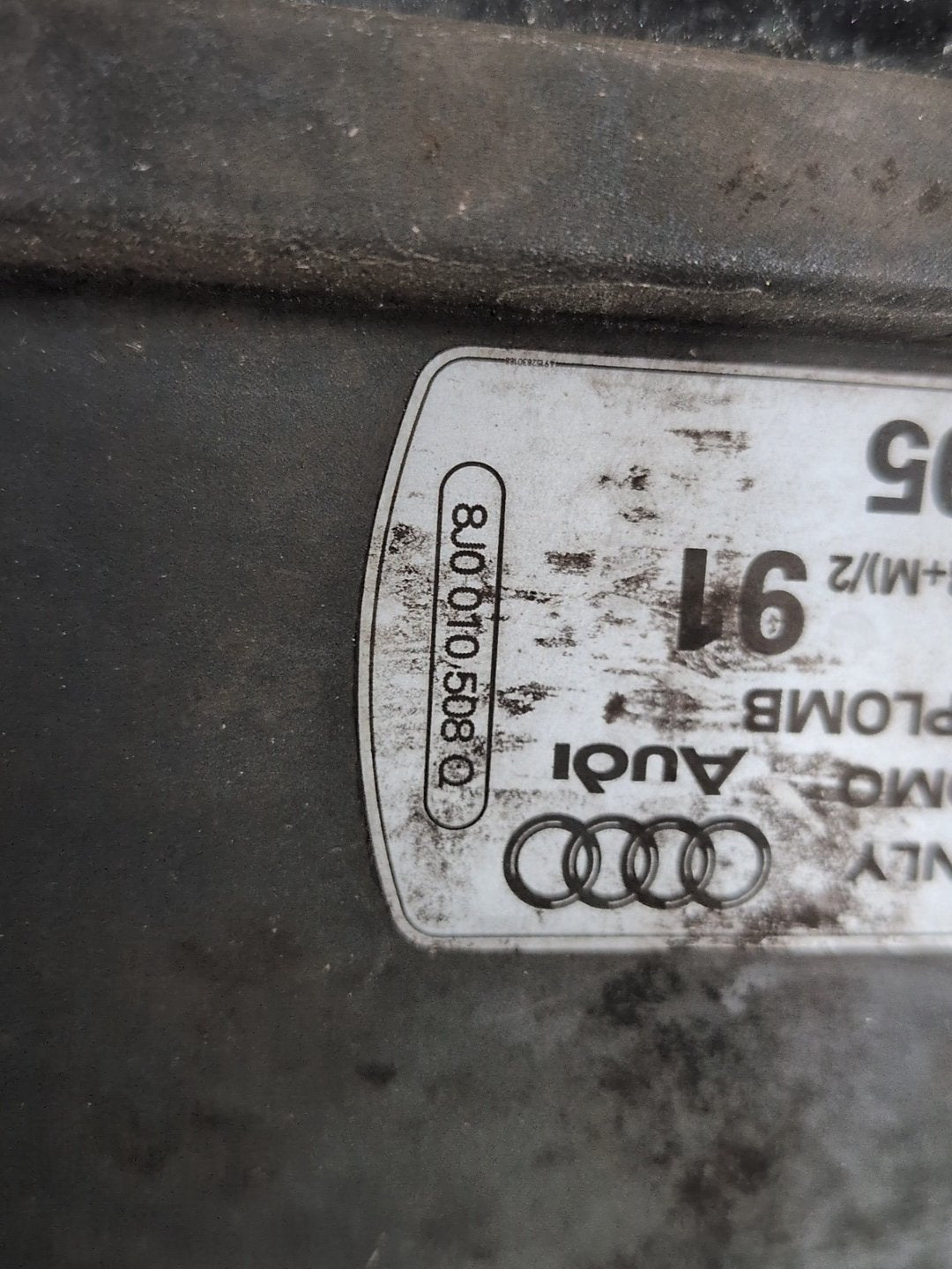 2015-2018 Audi Q3 8U Gas Cover Assembly 8U0809906C