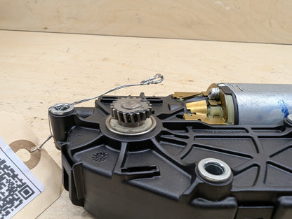 OEM BMW F02 F06 F10 F13 F16 F22 F30 F32 F36 F80 F82 Sunroof Glass Motor Drive