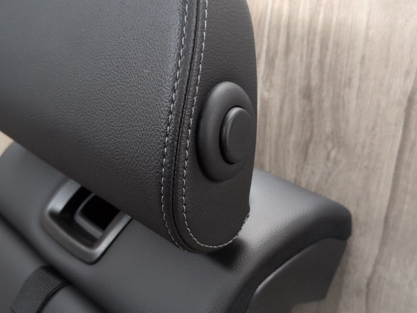 2022 BMW M340i G20- Rear Center Middle Seat W/ Cupholder Armrest Assembly Black Leather
