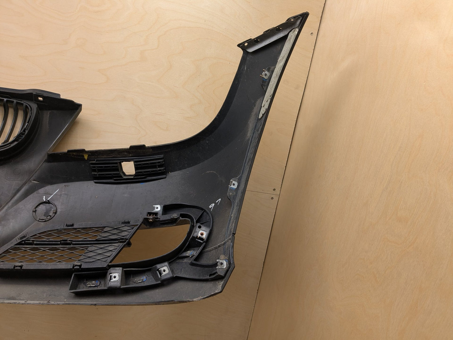 09-11 OEM BMW E90 E91 328 335 Front Bumper Cover w/ Grilles