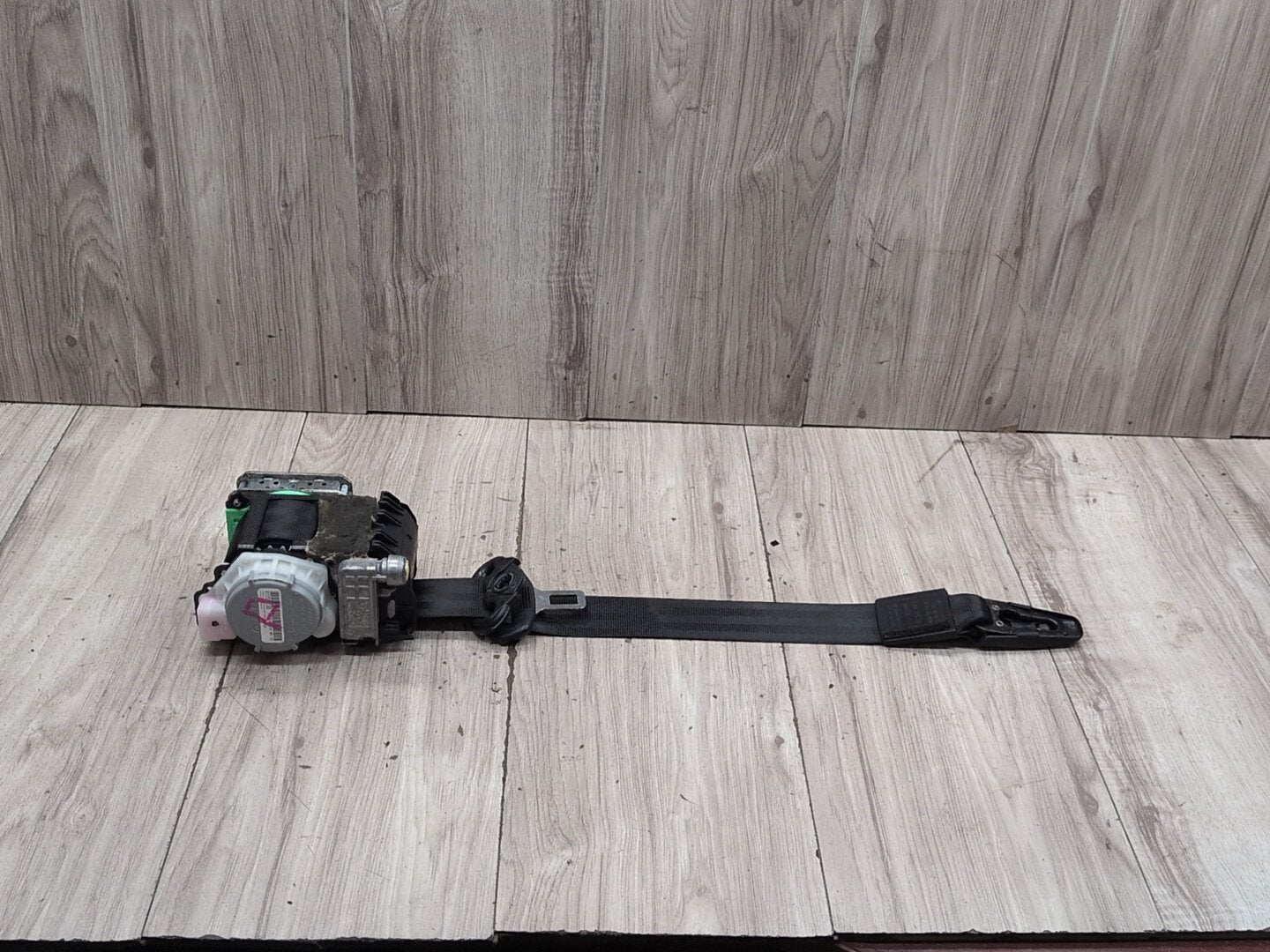 2010-2016 Audi S4 B8 Front Right Passenger Seatbelt Seat Belt Retractor 8K1857706 OEM