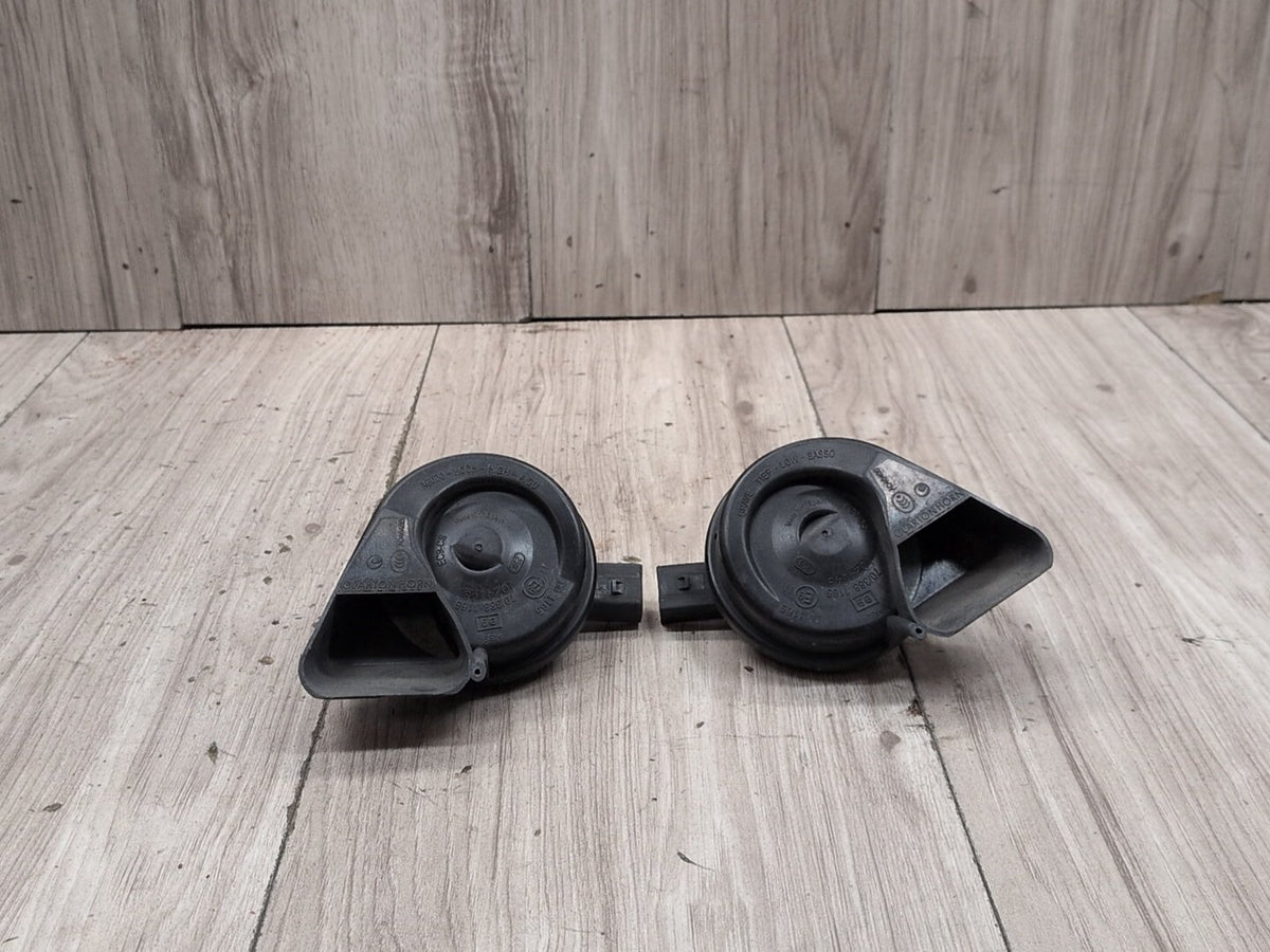 2010-2016 Audi S4 B8 Alarm Horns SET 8T0951223 OEM