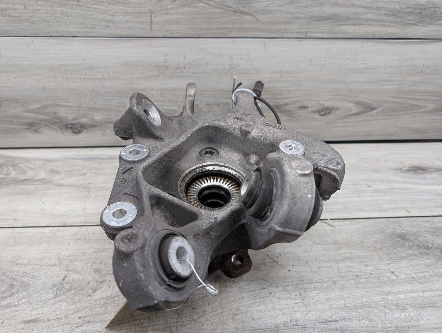 OEM BMW G01 X3 30i 30iX M40iX REAR Right Passenger Knuckle Hub Spindle Bearing