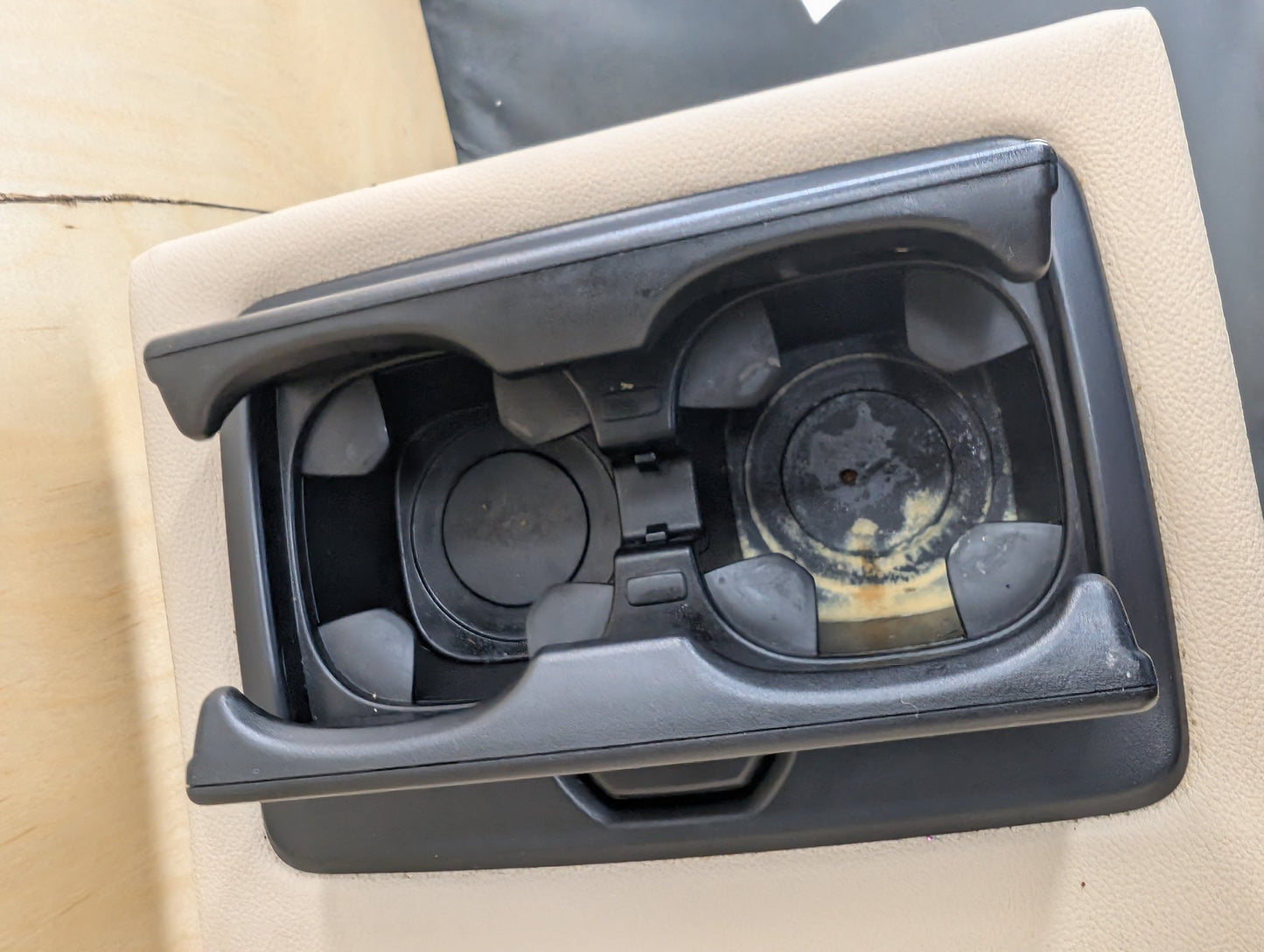 2018-2024 BMW X3 G01 Rear Center Middle Seat W/ Cupholder Armrest Assembly 7469796