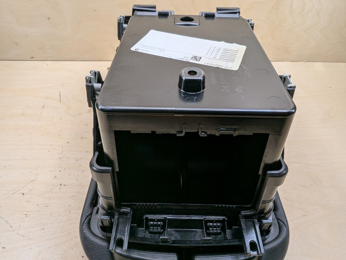 2015-2019 BMW X6 F16 Center Console Armrest Arm Rest 9251992