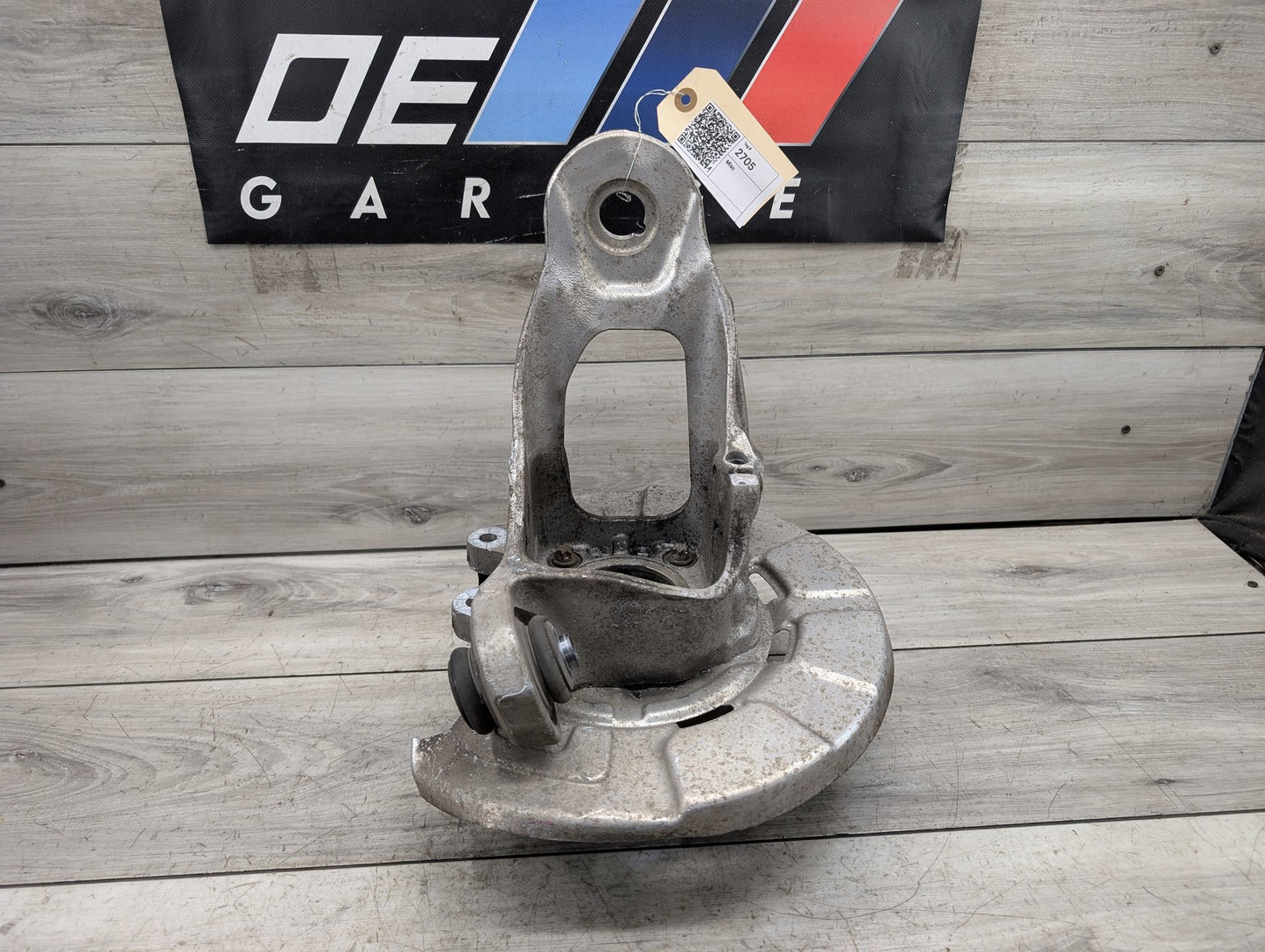 2014 - 2018 BMW X5 F15 Rear Left Driver Spindle Knuckle w/ Bearing 6770983 N63B44O1