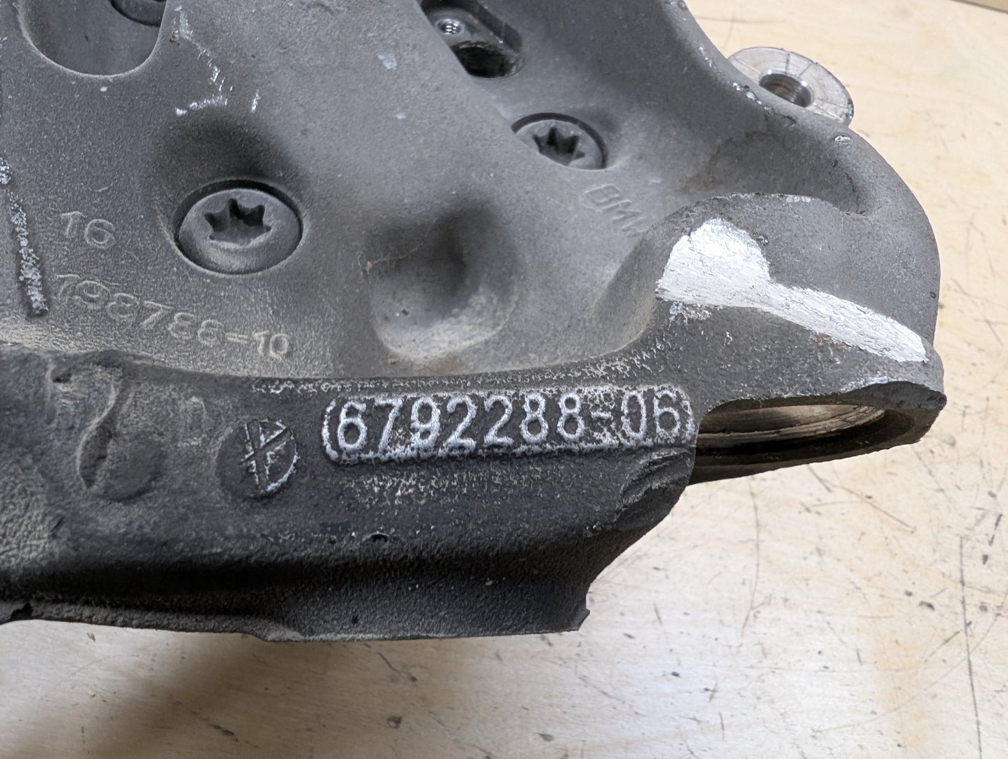 12-18 OEM BMW F30 F31 Sedan RWD Front Right Hub Knuckle Wheel Bearing Carrier