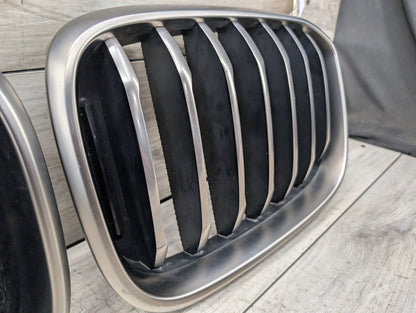 2018 - 2024 BMW X3 G01 Front Left Right Upper Bumper Cover Kidney Grilles SET 7464921 B58B30O1