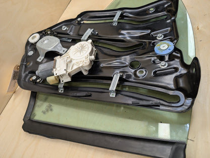 2007-2013 BMW 335i E93 Rear Left Driver Door Window Glass w/ Motor Regulator 7198173
