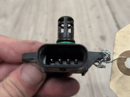 2013 - 2019 BMW 750i F01 Manifold Absolute Pressure (MAP) Sensor 7599042 N63B44O1