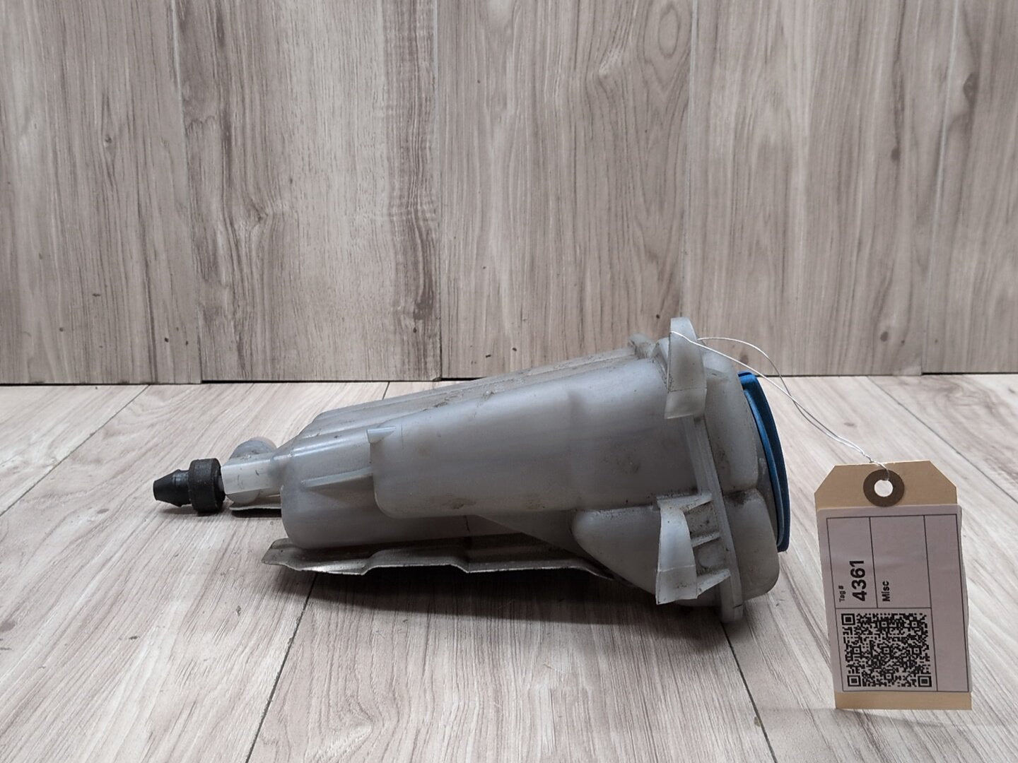 2008 - 2017 Audi S5 8T Coolant Expansion Tank Reservoir 8k0121405N